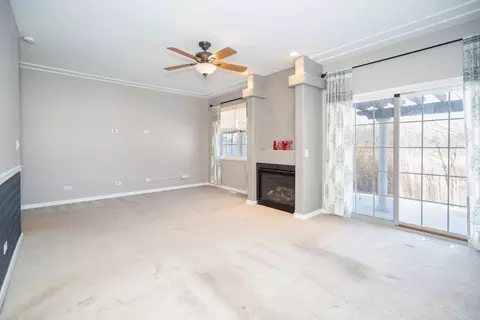 Living - 25902 Derby Dr, Monee, IL 60449 photo 4 of 5