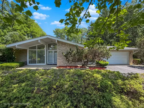 6363 S Keokuk Rd, Indian Head Park, IL 60525