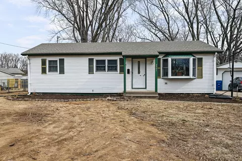 2347 Hawthorne Ct, Bettendorf, IA 52722
