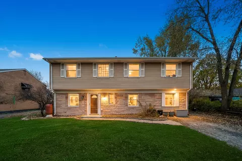 473 Rockhurst Rd, Bolingbrook, IL 60440