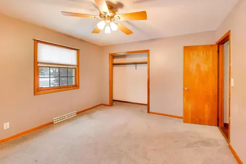 Bedroom - 6212 Main St, Union, IL 60180 photo 3 of 7
