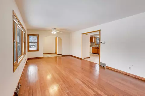 Living - 6212 Main St, Union, IL 60180 photo 2 of 2