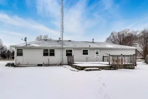 Exterior - 6212 Main St, Union, IL 60180 photo 4 of 6