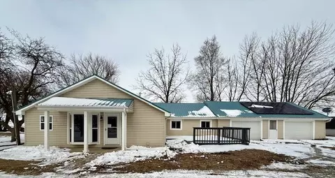 214 S Rising Rd, Champaign, IL 61822