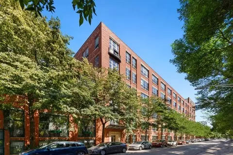 1735 N Paulina St #204, Chicago, IL 60622