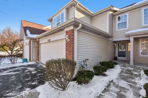 3307 Saint Michel Ct, Saint Charles, IL 60175