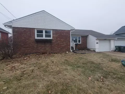 230 Myra Pl, Clinton, IA 52732