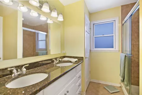 Bath - Undisclosed, Chicago, IL 60655 photo 1 of 1