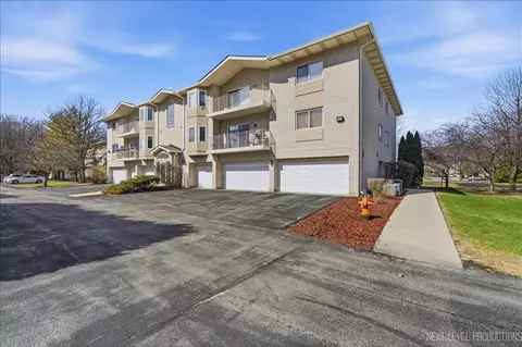 927 Elderberry Cir #103, Naperville, IL 60563