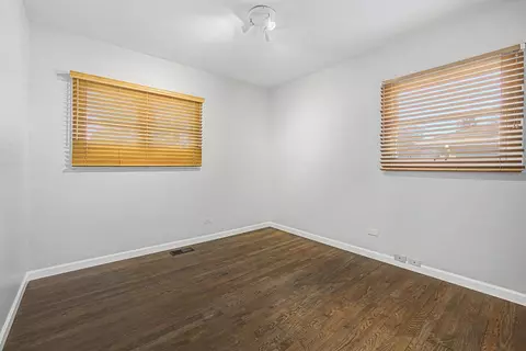 Bedroom - 395 Washington Blvd, Hoffman Estates, IL 60169 photo 6 of 6