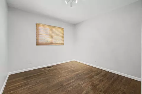 Bedroom - 395 Washington Blvd, Hoffman Estates, IL 60169 photo 1 of 6