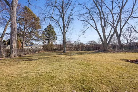 Exterior - 395 Washington Blvd, Hoffman Estates, IL 60169 photo 5 of 5