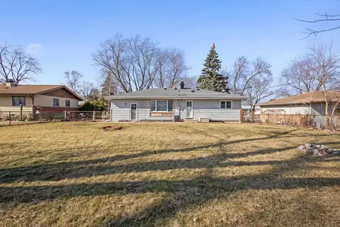 Exterior - 395 Washington Blvd, Hoffman Estates, IL 60169 photo 3 of 5