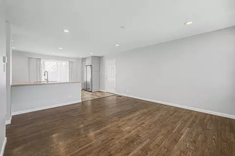 Living - 395 Washington Blvd, Hoffman Estates, IL 60169 photo 3 of 4