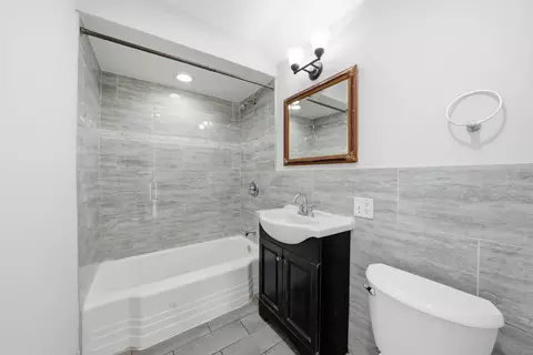 Bath - Undisclosed, Chicago, IL 60617 photo 1 of 1