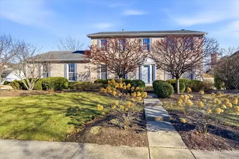 549 Bloomfield Cir, Geneva, IL 60134