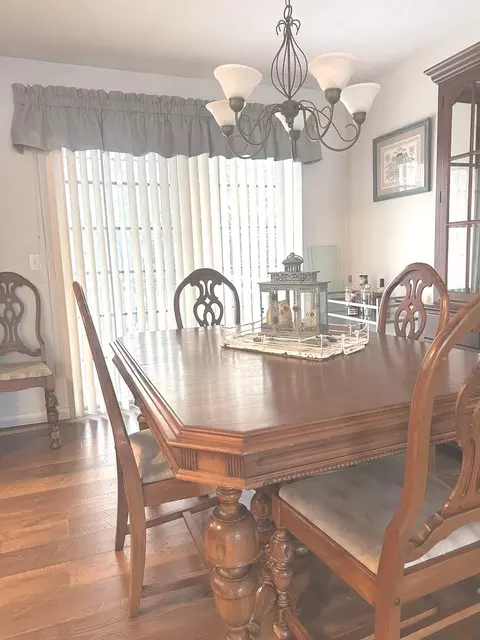 Dining - 1715 Bryan St, Normal, IL 61761 photo 3 of 7