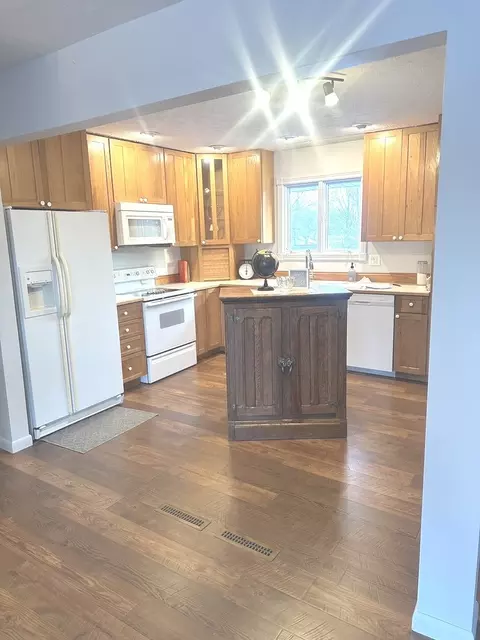 Kitchen - 1715 Bryan St, Normal, IL 61761 photo 5 of 11