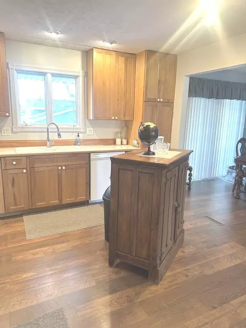 Kitchen - 1715 Bryan St, Normal, IL 61761 photo 6 of 11