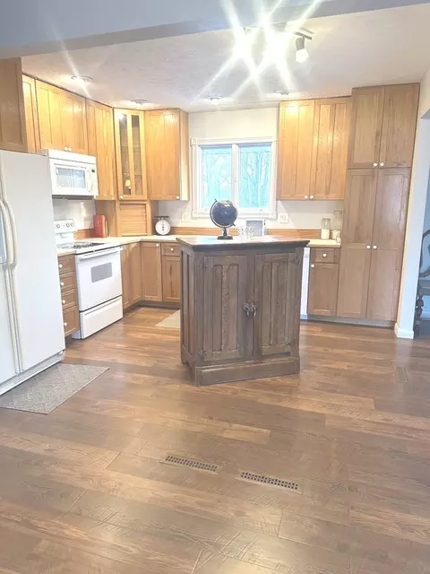 Kitchen - 1715 Bryan St, Normal, IL 61761 photo 1 of 11