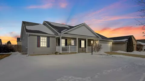 621 Sedgegrass Dr, Champaign, IL 61822