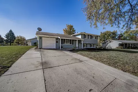 1601 Kingston Ln, Schaumburg, IL 60193