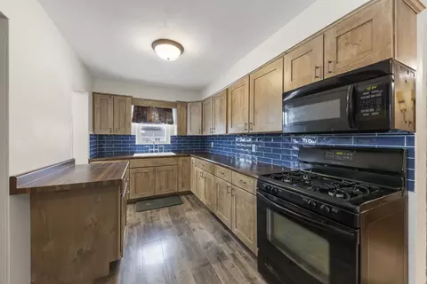 Kitchen - 2145 Root St, Crest Hill, IL 60403 photo 2 of 3