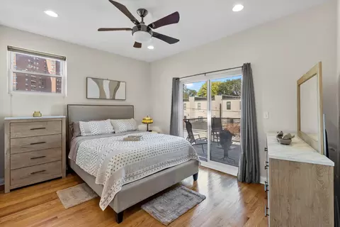 Bedroom - 450 E Bowen Ave #2W, Chicago, IL 60653 photo 1 of 5