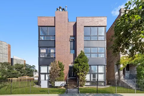 450 E Bowen Ave #2W, Chicago, IL 60653