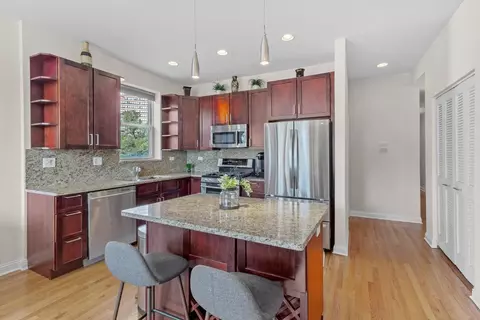 Kitchen - 450 E Bowen Ave #2W, Chicago, IL 60653 photo 1 of 4