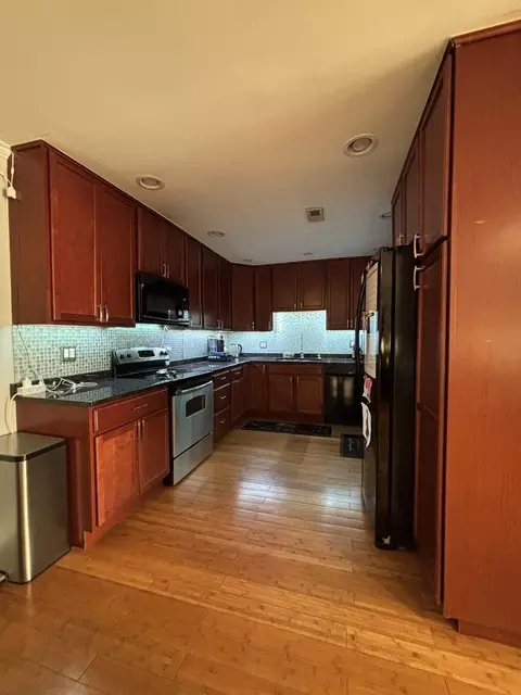 Kitchen - 4704 Euclid Ave #2D, Rolling Meadows, IL 60008 photo 3 of 3