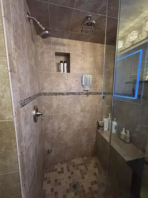 Bath - 4704 Euclid Ave #2D, Rolling Meadows, IL 60008 photo 3 of 3