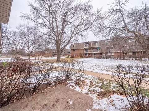 Exterior - 144 E Bailey Rd #D, Naperville, IL 60565 photo 3 of 3