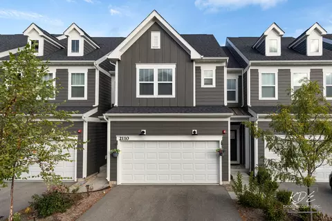 2110 Weatherbee Ln, Naperville, IL 60563