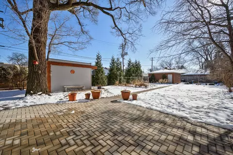 Exterior - 525 Berkeley Rd, Riverside, IL 60546 photo 3 of 5