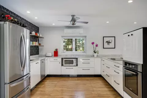 Kitchen - 525 Berkeley Rd, Riverside, IL 60546 photo 2 of 2