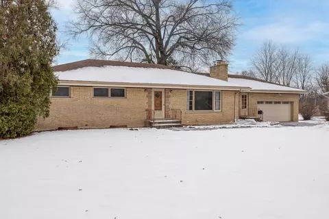 1927 Warrenville Rd, Lisle, IL 60532