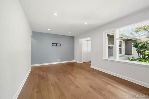 Living - 2010 Paddock Ln, Wheaton, IL 60187 photo 4 of 4