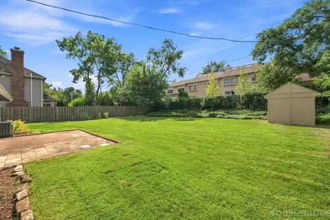 Exterior - 2010 Paddock Ln, Wheaton, IL 60187 photo 4 of 5
