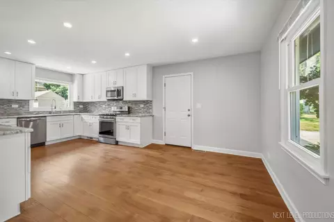 Other - 2010 Paddock Ln, Wheaton, IL 60187 photo 3 of 7