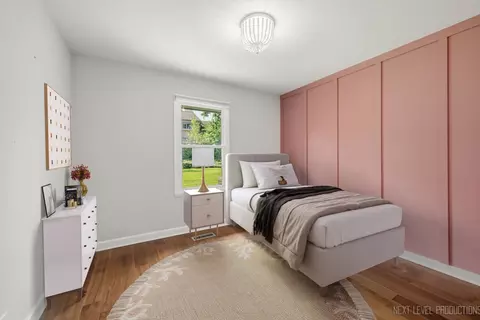 Bedroom - 2010 Paddock Ln, Wheaton, IL 60187 photo 4 of 6