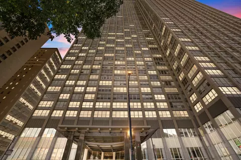 655 W Irving Park Rd #510, Chicago, IL 60613