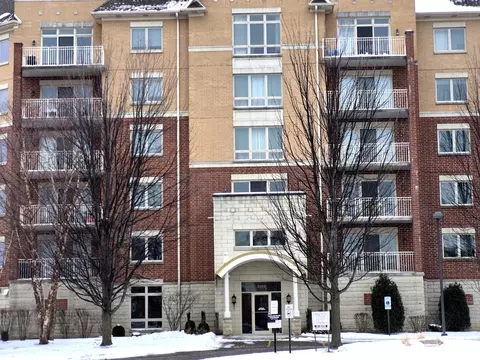 8300 Concord Dr #407, Morton Grove, IL 60053