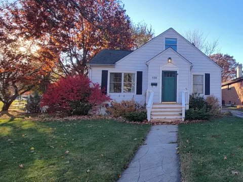 138 N Eastern Ave, Bartlett, IL 60103