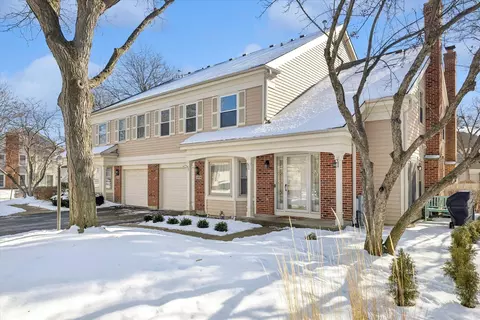 2454 E Hunter Dr, Arlington Heights, IL 60004