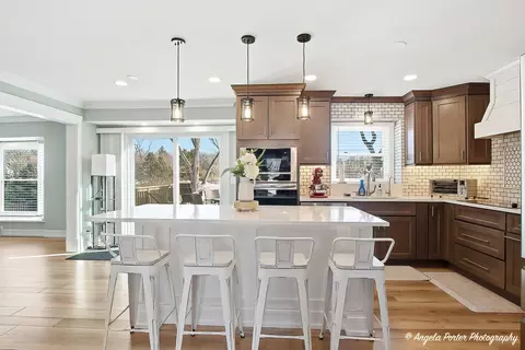 Kitchen - 1105 Spring Hill Dr, Algonquin, IL 60102 photo 4 of 6