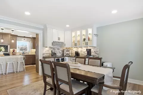 Dining - 1105 Spring Hill Dr, Algonquin, IL 60102 photo 2 of 3