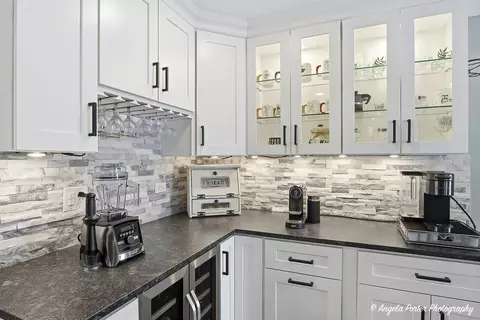 Kitchen - 1105 Spring Hill Dr, Algonquin, IL 60102 photo 1 of 6