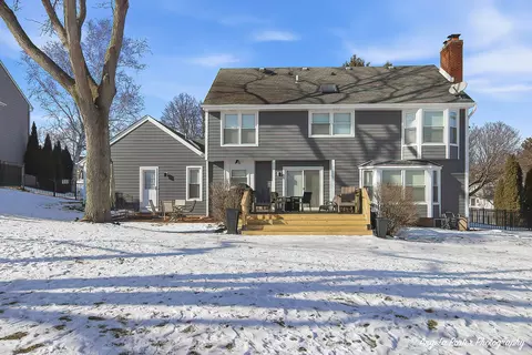 Exterior - 1105 Spring Hill Dr, Algonquin, IL 60102 photo 2 of 6
