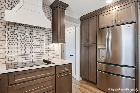 Kitchen - 1105 Spring Hill Dr, Algonquin, IL 60102 photo 6 of 6
